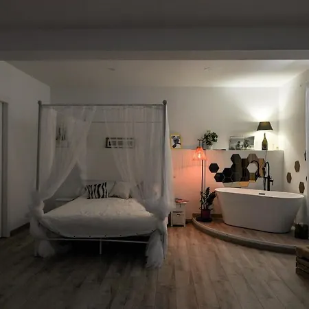 Deluxe Artistic Loft