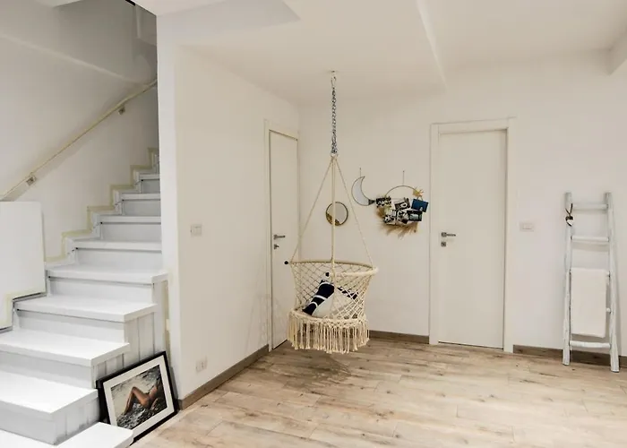 Deluxe Artistic Loft Apartment *