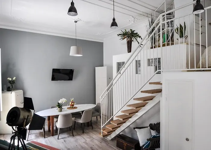 Deluxe Artistic Loft *