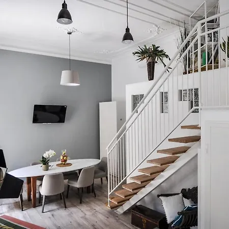 Deluxe Artistic Loft *